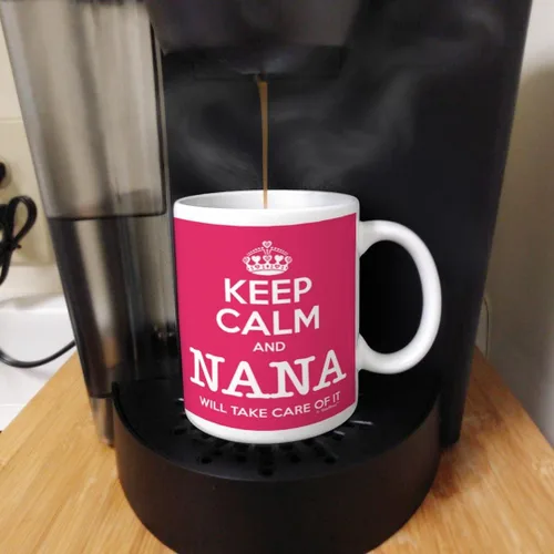Miniatura 5 de Taza de té o café para regalo de cumpleaños con texto "Keep Calm and Nana Will Take Care of It", Rosado 11oz rosa