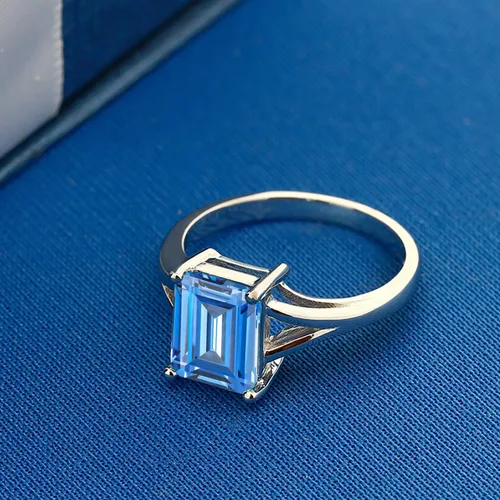 Miniatura 57 de Gem Stone King Anillo de compromiso solitario con diseño clásico de vástago dividido para mujer, plata de ley 925, piedra natal de piedra preciosa