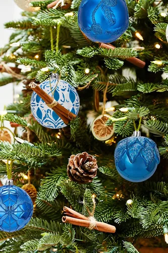 Miniatura 5 de Hollyone Adornos de bola de Navidad de 3.15 pulgadas / 80 mm, azul, 12 piezas, irrompibles, juego de adornos en relieve para árbol de Navidad