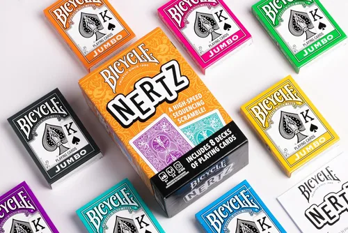 Miniatura 5 de Bicycle 4 juegos de cartas en 1: Euchre, Corazones, Picas y Solitario (paquete de 4 juegos de cartas)