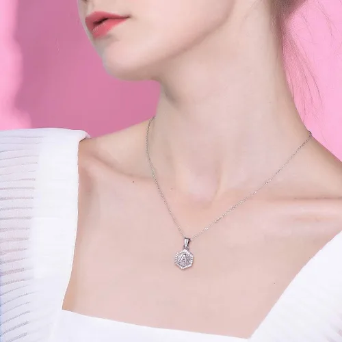 Miniatura 2 de FOCALOOK Collares con dije de letra hexagonal chapada en oro amarillo y platino, 18 pulgadas