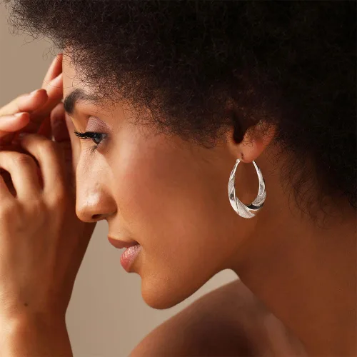 Miniatura 2 de LeCalla Aretes de aro clásicos de plata de ley 925 con corte de diamante ligero para mujer, Plata de ley
