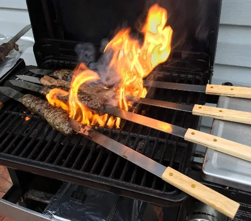 Miniatura 3 de G & F Products Brochetas para barbacoa, pinchos planos de acero inoxidable de 23 x 5/8 pulgadas con asas de madera, juego de 8 piezas con bolsa