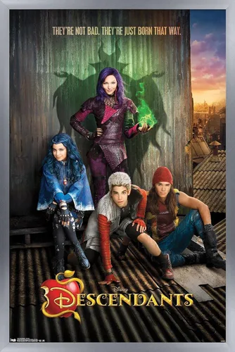 Miniatura 10 de Disney Descendants - Póster de pared de Key Art, 22.4 pulgadas de largo x 14.7 pulgadas de ancho, versión enmarcada de madera de granero