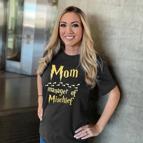 Miniatura 3 de Camiseta divertida para mujer con diseño de gerente de travesuras, camisa fantástica para mamá, camisa mágica de mago, para el día de la madre