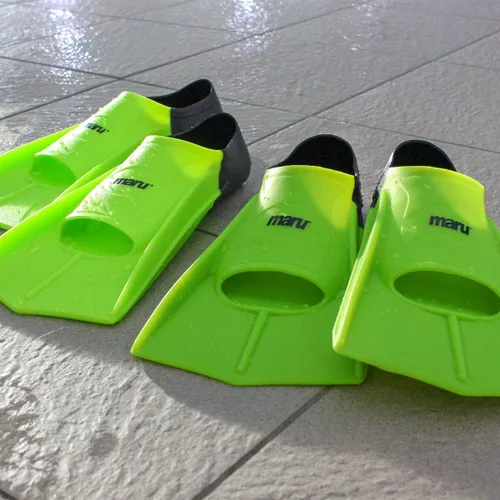 Miniatura 6 de MARU Aletas de entrenamiento, aletas de natación de silicona para patadas más fuertes y rápidas con mayor propulsión, utilizadas para entrenamiento