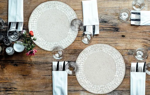 Juego de 2 manteles individuales con cuentas de granja para mesa de comedor, 14 pulgadas de diámetro, color blanco hueso, manteles individuales