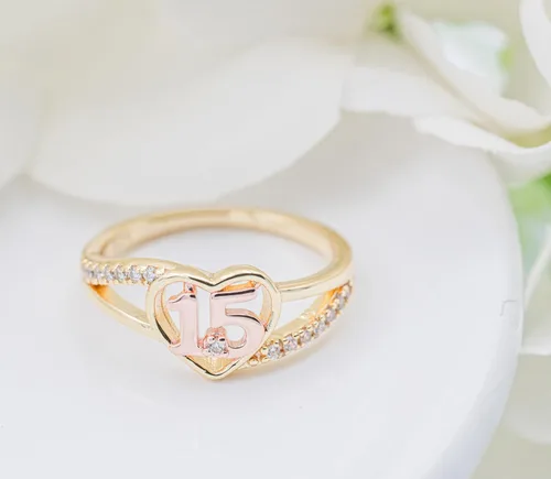 Miniatura 4 de Cherished Moments Anillo de plata de ley con corazón chapado en oro para regalo de quinceañera, regalo "Sweet 15" con 15 circonitas brillantes
