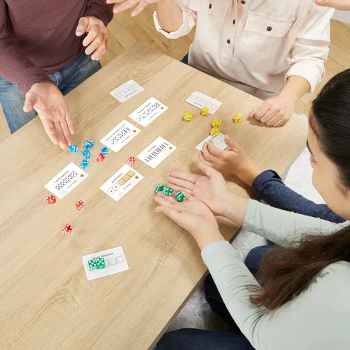 Miniatura 4 de Hasbro Gaming Yahtzee Frenzy Juego de dados y cartas, juego de dados de ritmo rápido, juegos de cartas para familias y niños, juegos familiares