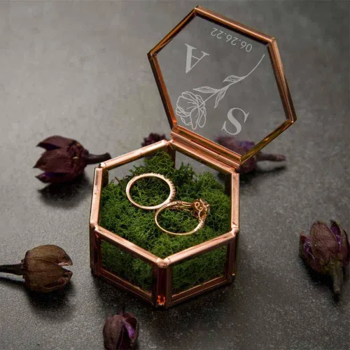 Miniatura 3 de Getname Necklace Caja de anillo de vidrio hexagonal personalizada con musgo para ceremonia de boda, caja de anillo de compromiso de cumpleaños