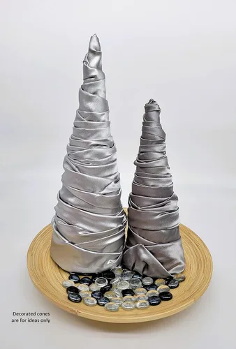 Miniatura 9 de Paper Mache Cone - Juego variado de 4 unidades de 17.87 x 5, 13.75 x 5, 10.63 x 4, 7 x 3 pulgadas.