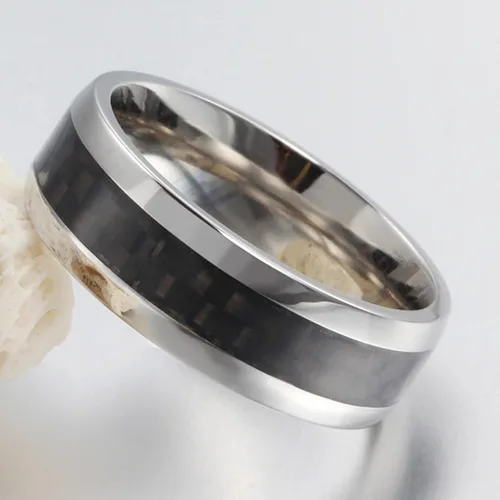 Miniatura 3 de Anillos de acero inoxidable negros para hombres, alianzas de boda para hombre, color plateado y negro, 0.315 in con incrustaciones de fibra