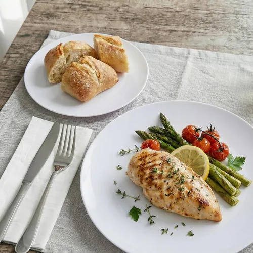 Miniatura 2 de KIRE 60 platos desechables blancos – Platos de plástico blanco resistentes para fiestas/bodas – Incluye 30 platos llanos de 10.25 pulgadas y 30