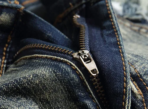 Miniatura 7 de XIMXIMMTIAN Jeans de mezclilla para hombre estilo motociclista, lavados, desgastados, ajustados y rectos
