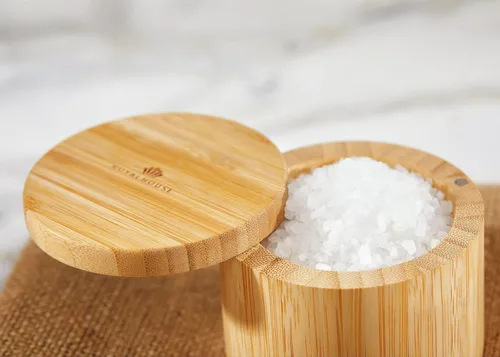 Miniatura 7 de RoyalHouse Soporte para sal y pimienta de bambú natural de 6 onzas con tapa de bambú, bodega de sal con tapa giratoria magnética, caja