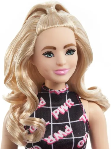 Miniatura 3 de Muñeca Barbie Fashionistas #187 con audífonos detrás de la oreja, cola de caballo morena, vestido cruzado y botas rosas