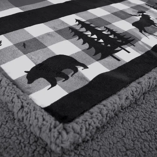 Miniatura 2 de PAVILIA Winter Cabin - Manta de sherpa de forro polar suave, acogedora manta reversible de Navidad gris de 50 x 60 pulgadas, cálida manta de felpa