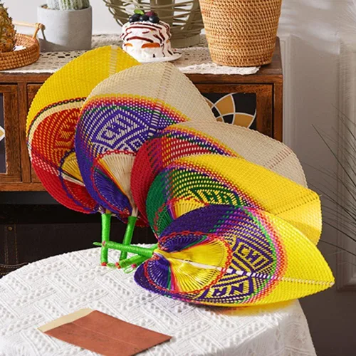 Miniatura 2 de 2 abanicos de tejido a mano de rafia de bambú natural de verano, abanicos tejidos con hojas de palma, hechos a mano, diseño plegable tejido rústico