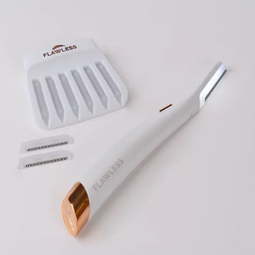 Miniatura 2 de Acabado táctil impecable Dermaplane Glo.