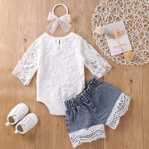 Miniatura 7 de ODIMAME Conjunto de ropa para bebé niña con encaje blanco + jeans rasgados + diadema, conjunto de ropa de verano de 3 piezas