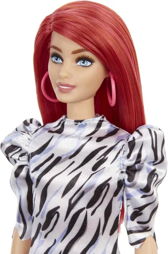 Miniatura 3 de Barbie Fashionistas Doll #168 con busto más pequeño y pelo largo rojo, vestido a rayas de cebra y accesorios que incluyen aretes de aro grandes