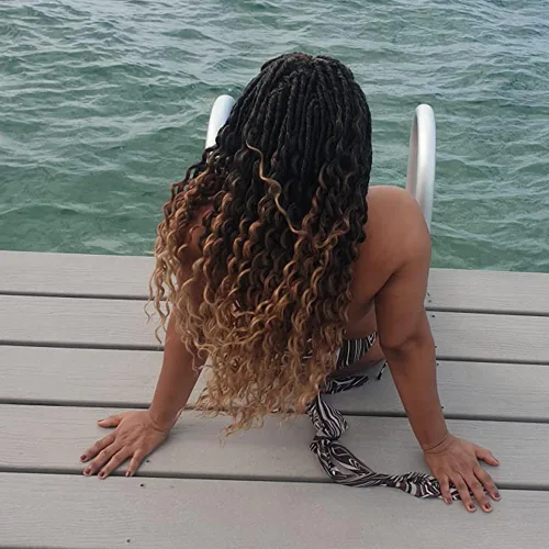 Miniatura 32 de Cabello de Ganchillo Goddess Locs de 12 Pulgadas 8 Paquetes Nuevos Locs Sintéticos Suaves Trenzas de Ganchillo Ondas Profundas Extensiones de 1b