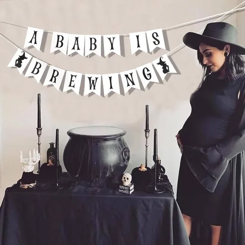 Cartel sorpresa de fiesta con texto en inglés "A Baby is Brewing", revelación de género para decoración de baby shower de Halloween