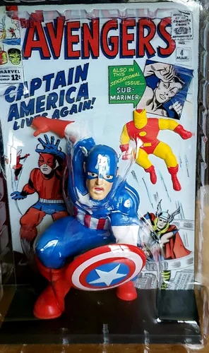 Miniatura 2 de The Avengers 3D Comic Standee de LOOT Crate