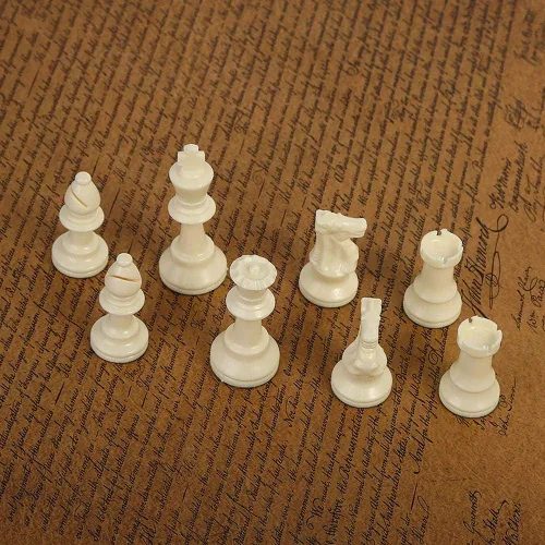 Miniatura 6 de Juego de ajedrez piezas de ajedrez de plástico, juego internacional de ajedrez blanco y negro (mediano 2.520 in)