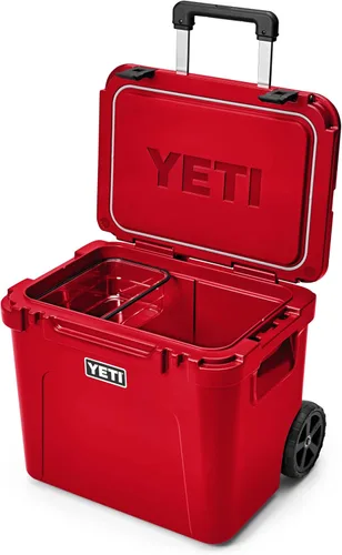 Miniatura 3 de YETI Roadie 60 - Hielera con ruedas y mango retráctil de periscopio Rojo rescate