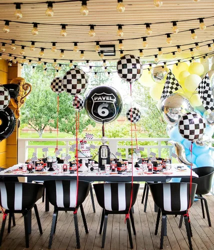 Miniatura 4 de Paquete de 12 globos de carreras a cuadros de 18 pulgadas, globos de aluminio de helio de Mylar a cuadros blancos y negros para fiestas temáticas