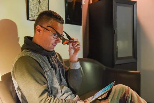 Miniatura 5 de Spectra479 - Se adapta a más del 99.9% de los lentes de bloqueo de luz azul para dormir - Gafas de noche ámbar - Convierte tus lentes graduados