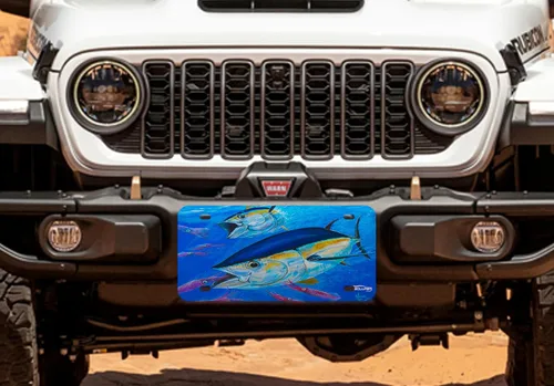 Miniatura 3 de Lobo Lures Bigeye Atún Chasing Squif por Mark Ray Auto Vanity Plate Garage o Mancave Art, placa de aluminio con revestimiento UV