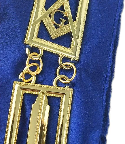 Miniatura 4 de Herramientas de trabajo con cuello masónico chapado en oro y respaldo de terciopelo azul