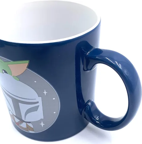Miniatura 5 de Silver Buffalo Star Wars Mandalorian and the Child Baby Yoda Grogu Jumbo - Taza de café de cerámica de 20 onzas, imagen de 2 caras