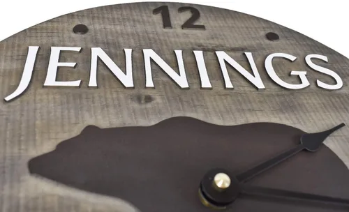 Miniatura 4 de Reloj de oso de madera hecho a mano de 11 pulgadas personalizado con apellido y año de boda
