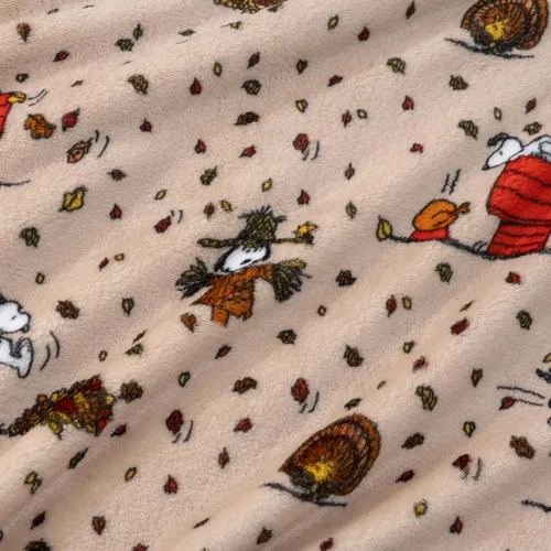 Miniatura 8 de Berkshire Peanuts® VelvetLoft® - Manta extragrande para niños con el adorable personaje de Snoopy, de lino, con la imagen de Peanuts Snoopy