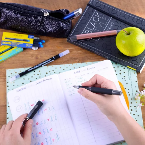 Miniatura 5 de Online Pluma estilográfica ergonómica para escuela/universidad – Campus Feel Grey – Punta media sólida, parte de agarre suave, para cartuchos