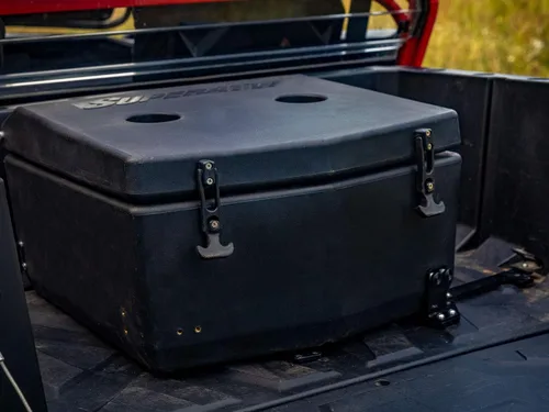 Miniatura 4 de SuperATV Enfriador trasero aislado de alta resistencia/caja de carga para Polaris General 1000 / General 4 (2016+) - Tapa sellada mantiene el hielo