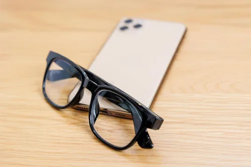 Miniatura 4 de Peepers by PeeperSpecs Kent - Lentes de lectura cuadrados suaves con bloqueo de luz azul Negro