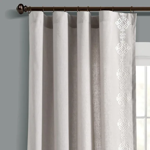 Lush Decor Panel de cortina de ventana con borde bordado de lino moderno de lujo, 52 pulgadas de ancho x 84 pulgadas de largo, color gris claro,