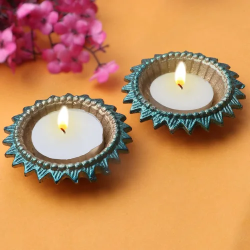 Miniatura 3 de SATVIK 6 piezas Multicolor Surya Metal Diya Floral Lotus Flower Shape Tea Light Holder Lámpara de aceite Navidad Interior Hogar Mandir Pujan Pooja