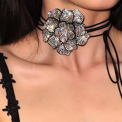 Miniatura 2 de Gargantilla de flores con diamantes de imitación, collar ajustable de flores de encaje para mujer, collares largos de cristal para fiesta