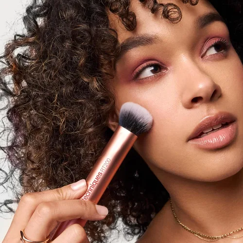 Miniatura 10 de Real Techniques Juego de 6 piezas de brochas de maquillaje esenciales para el día a día, incluye 4 brochas y 2 esponjas de maquillaje, para base