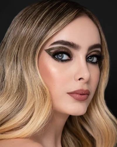 Miniatura 5 de Sigma Beauty Untamed paleta de sombras de ojos – 14 sombras de ojos atrevidas en acabado mate, brillante y metálico – Paleta de maquillaje de ojos