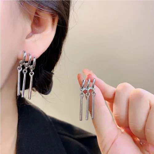 Miniatura 3 de Aretes de anime Zoro de una pieza para mujeres y hombres, cosplay de Zoro, solo una oreja, aretes de figura para amantes del anime