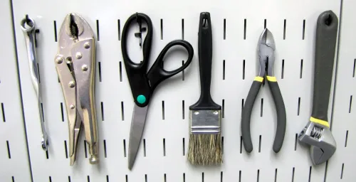 Miniatura 3 de Wall Control Pegboard Paquete de ganchos ranurados estándar – Ganchos de metal ranurados para tablero de clavijas Wall Control y tablero de Negro