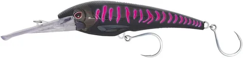Miniatura 25 de Nomad Design DTX Minnow con sistema patentado Autotune - Acción de natación de pez cebo envejecido, BKK Diablo Caballa Rosa Caliente