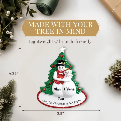 Miniatura 4 de Adorno personalizado de primera Navidad para casados 2026 Adornos de Navidad para parejas de nieve grabados con láser para árbol Regalo