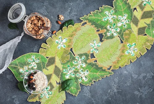Miniatura 2 de Camino de mesa con cuentas de hojas verdes de 36 pulgadas de largo - Hermoso, elegante y sofisticado corredor decorativo brillante perfecto